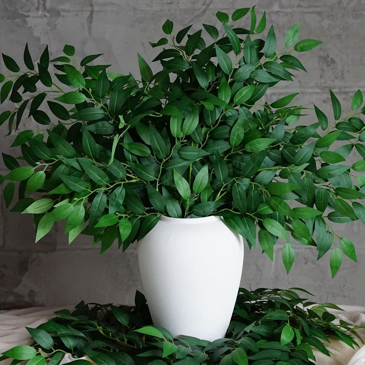 Ruscus Stem Faux - 130 قطعة من سيقان نبات الروسكوس